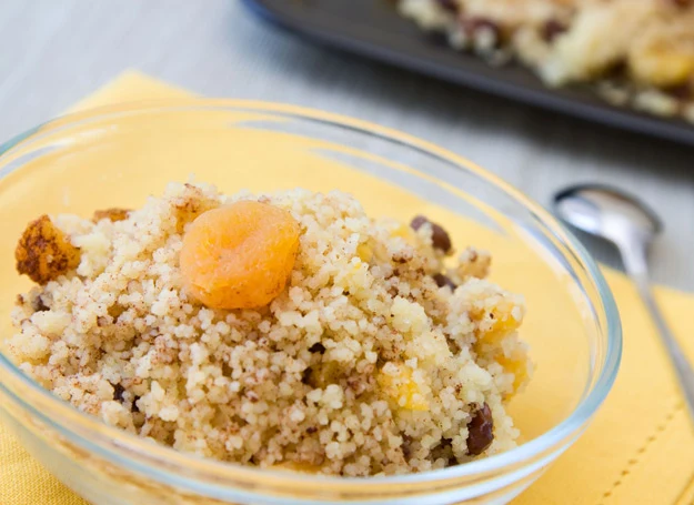 Kuskus z bakaliami smakuje przepysznie Kuskus z bakaliami smakuje przepysznie