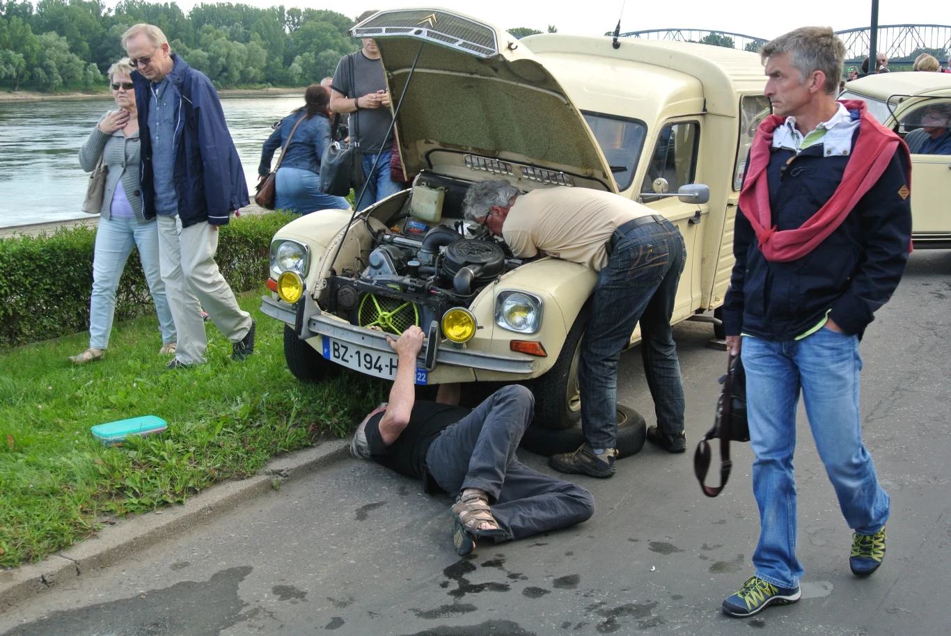 Zlot miłośników Citroena 2CV w Toruniu