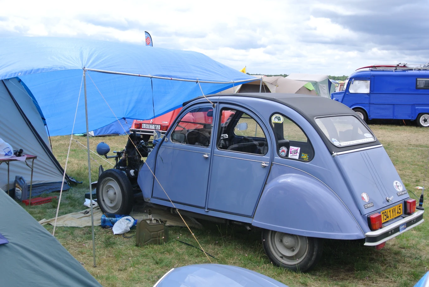 Zlot miłośników Citroena 2CV w Toruniu