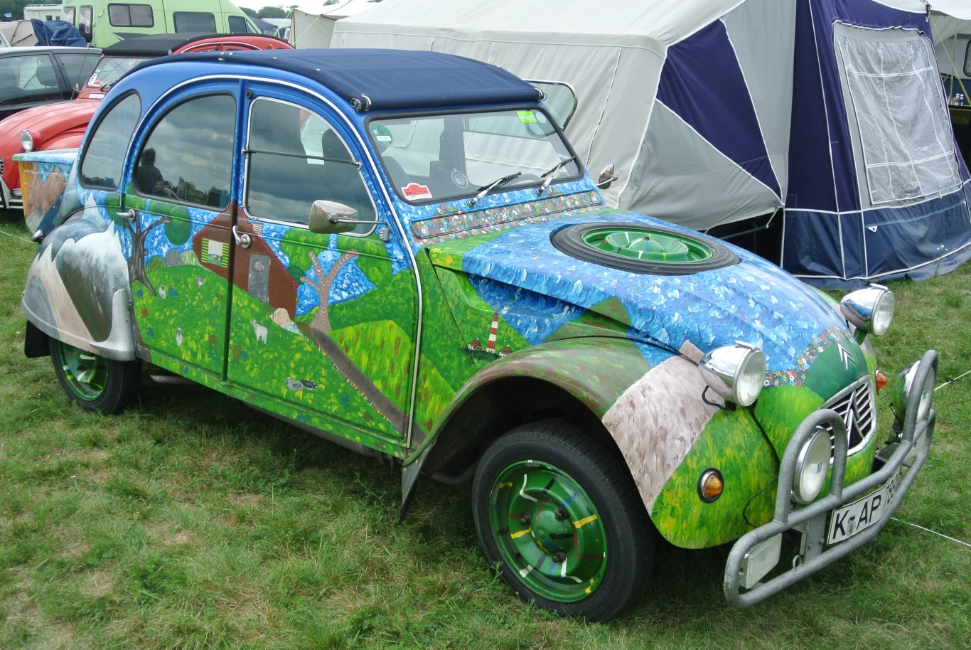 Zlot miłośników Citroena 2CV w Toruniu