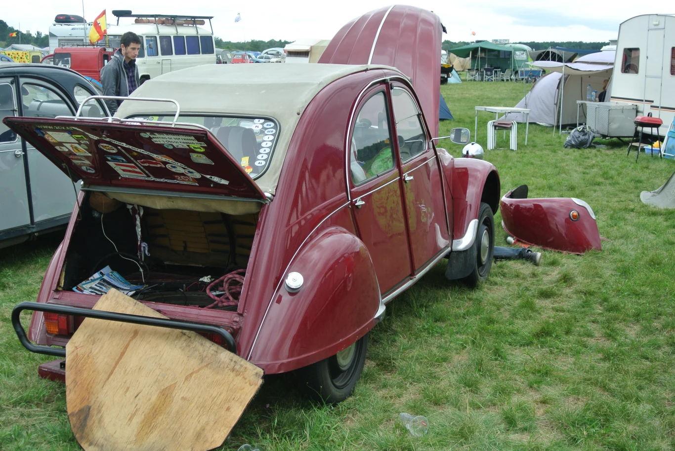 Zlot miłośników Citroena 2CV w Toruniu