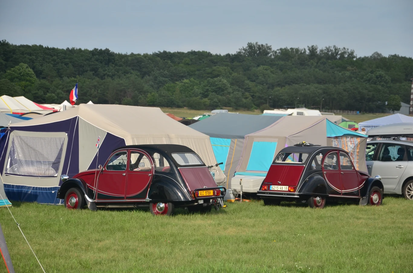 Zlot miłośników Citroena 2CV w Toruniu