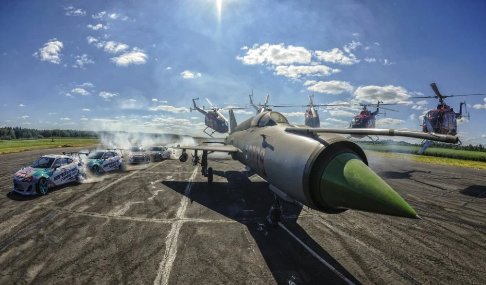 Red Bull Heli Drifting 