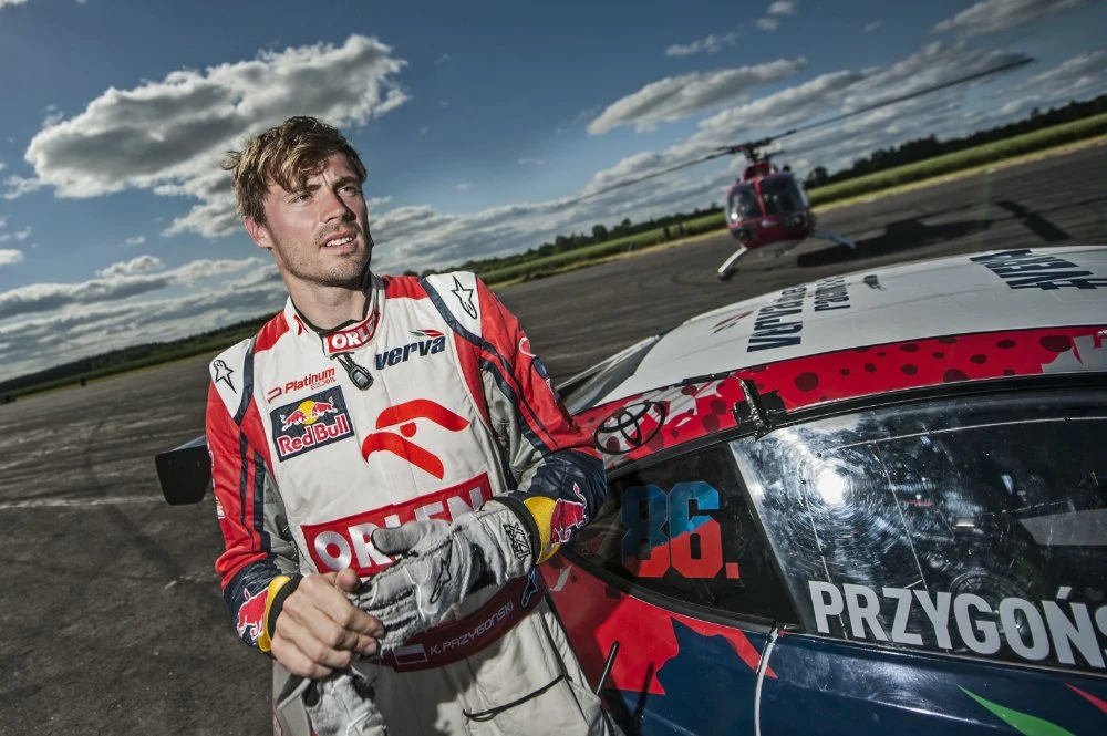 Red Bull Heli Drifting 