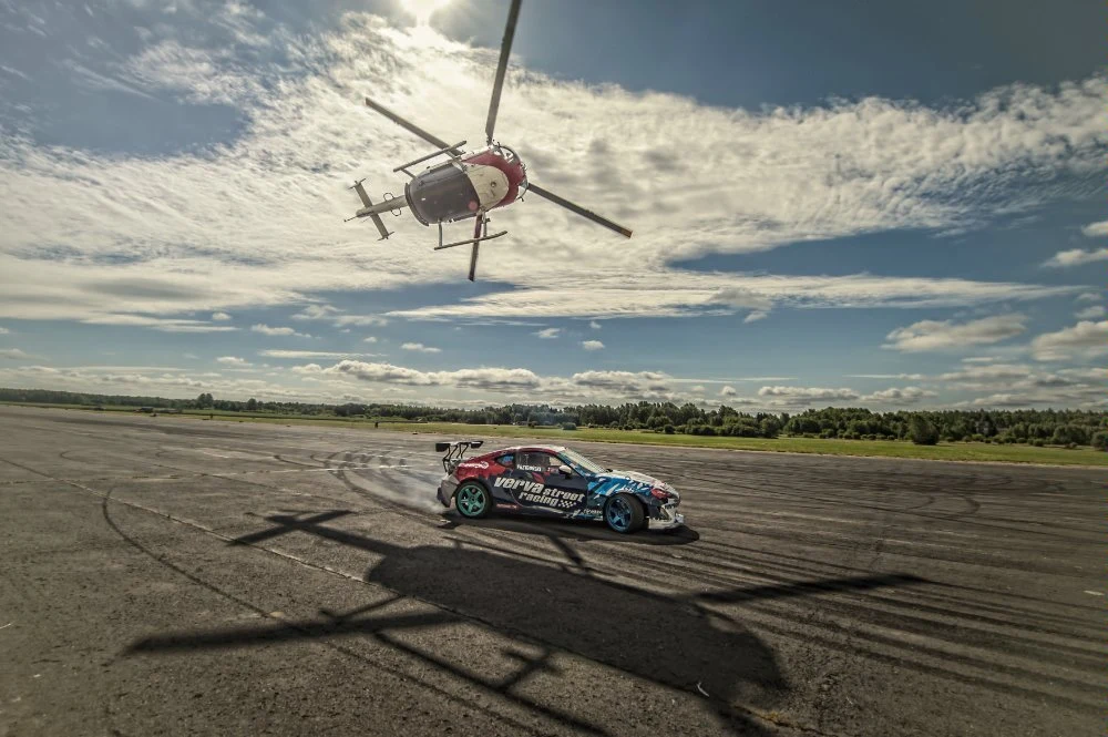 Red Bull Heli Drifting 