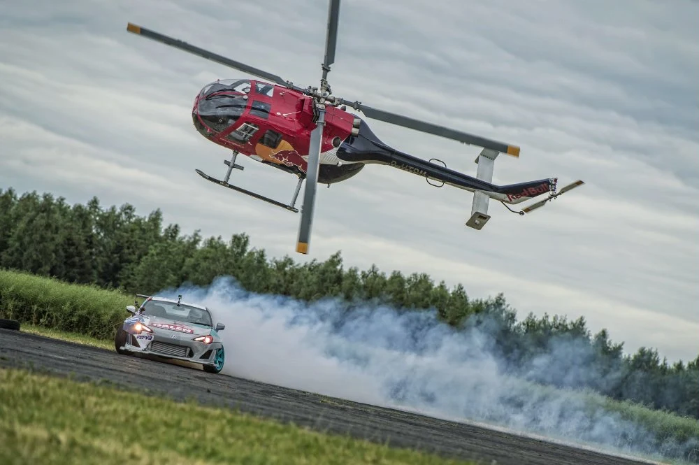 Red Bull Heli Drifting 