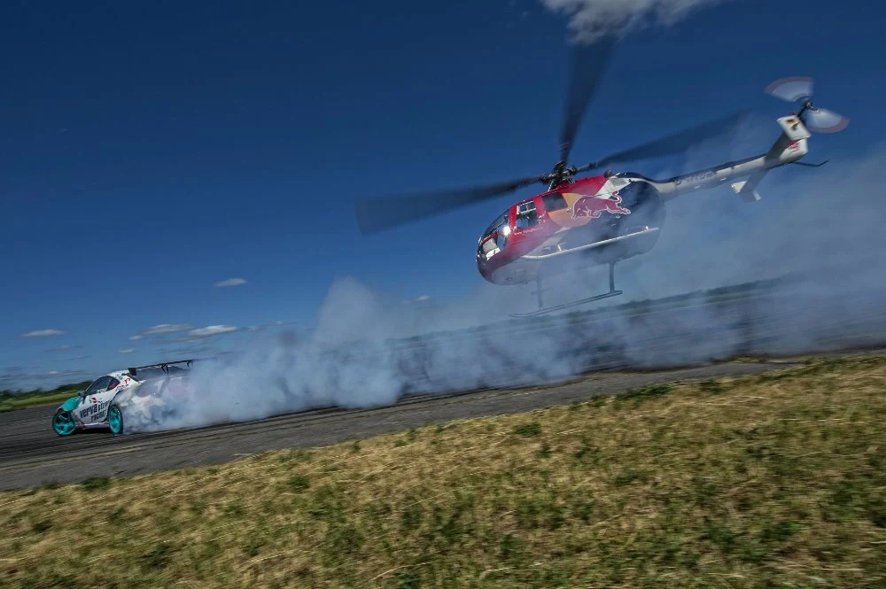 Red Bull Heli Drifting 