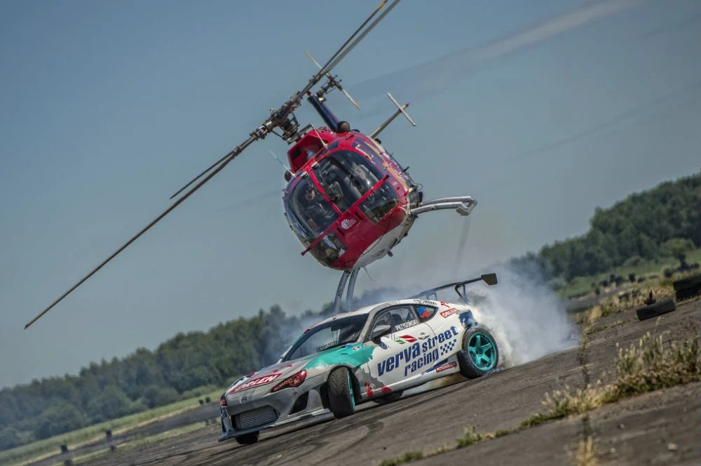 Red Bull Heli Drifting 