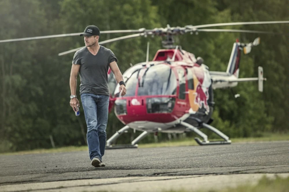 Red Bull Heli Drifting 