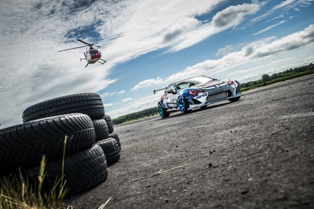 Red Bull Heli Drifting 
