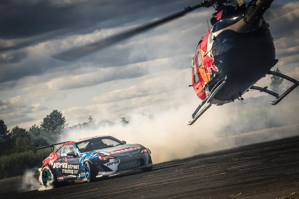Red Bull Heli Drifting 
