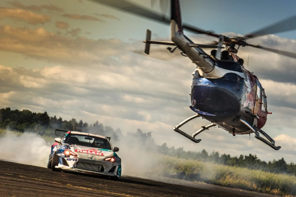 Red Bull Heli Drifting 