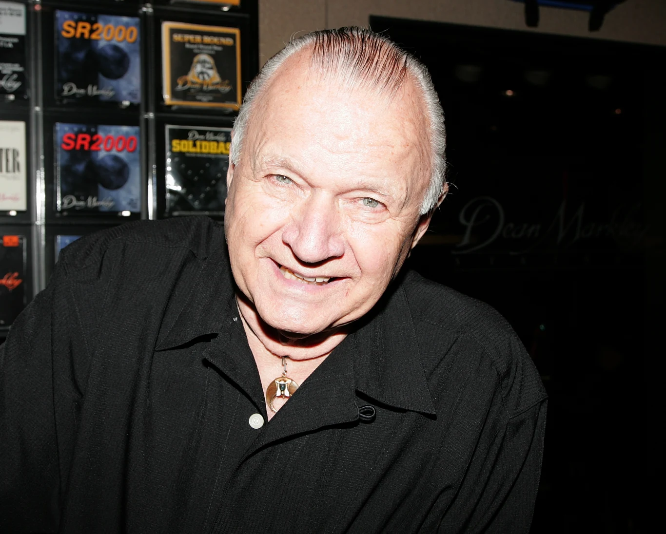 Dick Dale mimo trudnej sytuacji życiowej nie poddaje się Dick Dale mimo trudnej sytuacji życiowej nie poddaje się