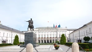 Z jakich przywilejów może korzystać prezydent? Do benefitów należy między innymi możliwość korzystania z rezydencji w Pałacu Prezydenckim.