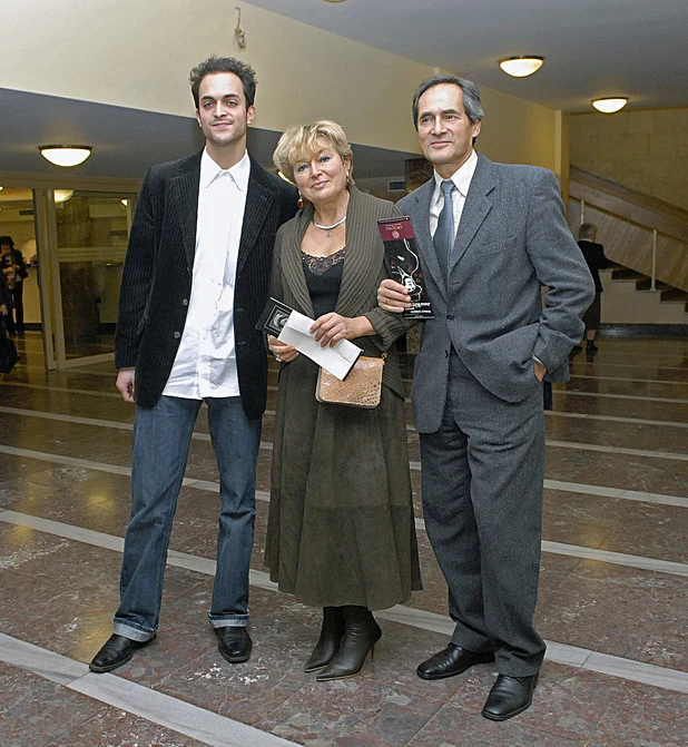 Razem tworzyli kochającą się rodzinę Razem tworzyli kochającą się rodzinę