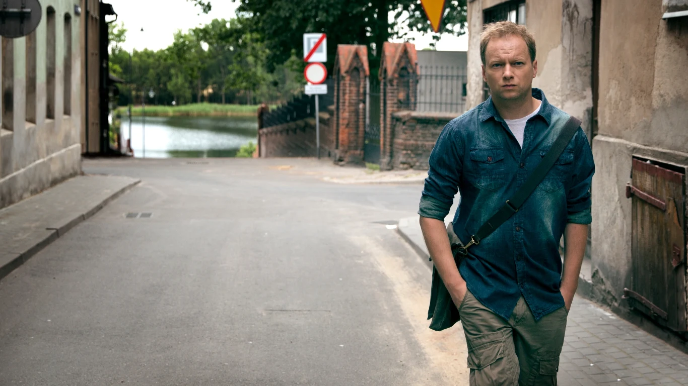 W nowym serialu kryminalnym „Belfer”, produkowanym dla CANAL+, wystąpi śmietanka polskiej sceny aktorskiej.
Magdalena Cielecka, Piotr Głowacki, Krzysztof Pieczyński, Paweł Królikowski, Łukasz Simlat oraz Józef Pawłowski zagrają kluczowe role. Dołączyli tym samym do Macieja Stuhra, który wcielił się w tytułowego bohatera.
Zdjęcia do serialu, nad którym pracują najlepsi polscy producenci i scenarzyści, ruszyły w wakacje. W nowym serialu kryminalnym „Belfer”, produkowanym dla CANAL+, wystąpi śmietanka polskiej sceny aktorskiej.
Magdalena Cielecka, Piotr Głowacki, Krzysztof Pieczyński, Paweł Królikowski, Łukasz Simlat oraz Józef Pawłowski zagrają kluczowe role. Dołączyli tym samym do Macieja Stuhra, który wcielił się w tytułowego bohatera.
Zdjęcia do serialu, nad którym pracują najlepsi polscy producenci i scenarzyści, ruszyły w wakacje.