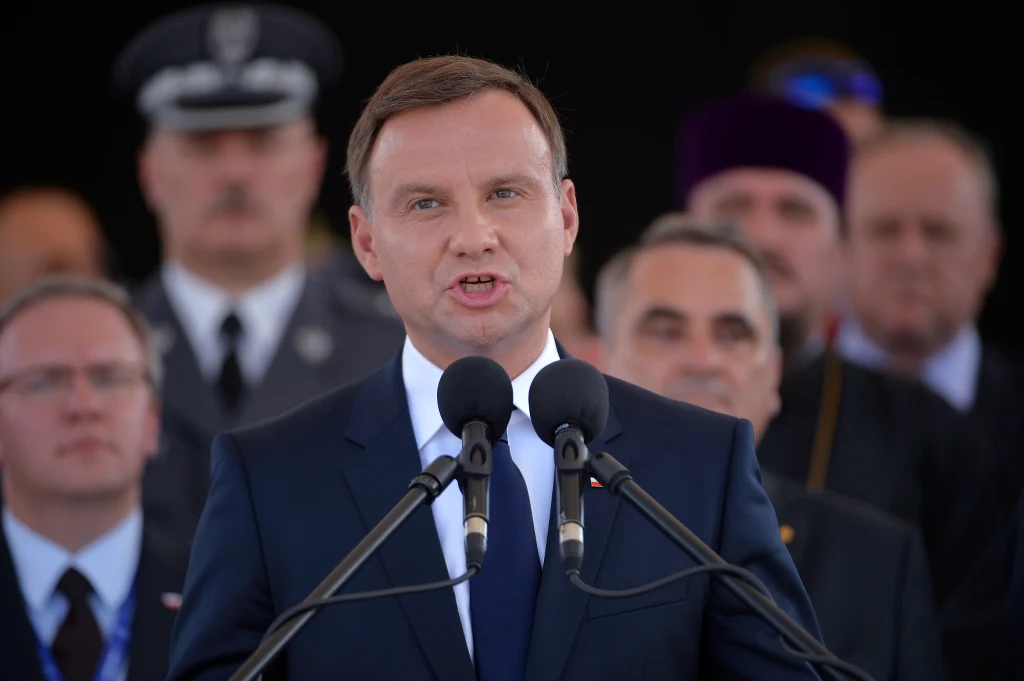 Prezydent Andrzej Duda w czasie uroczystości przejęcia zwierzchnictwa nad Siłami Zbrojnymi Prezydent Andrzej Duda w czasie uroczystości przejęcia zwierzchnictwa nad Siłami Zbrojnymi
