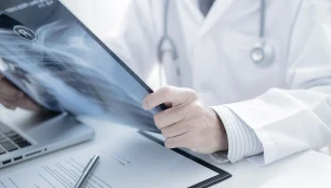 Diagnostyka tej dolegliwości następuje podczas badania kręgosłupa