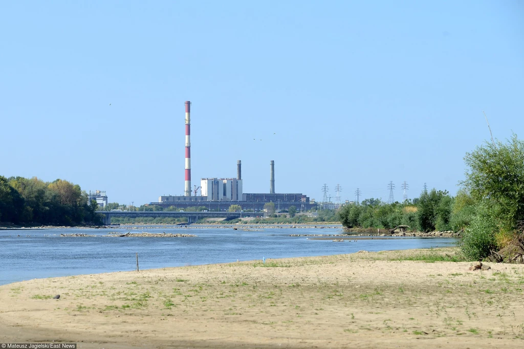Pomiar wód w Wiśle w Warszawie wskazał dziś 61 centymetrów. Hydrolodzy spodziewają się, że jutro stan podniesie się o 7 centymetrów. Pod koniec tygodnia znowu ma spaść do około 60 centymetrów. Pomiar wód w Wiśle w Warszawie wskazał dziś 61 centymetrów. Hydrolodzy spodziewają się, że jutro stan podniesie się o 7 centymetrów. Pod koniec tygodnia znowu ma spaść do około 60 centymetrów.