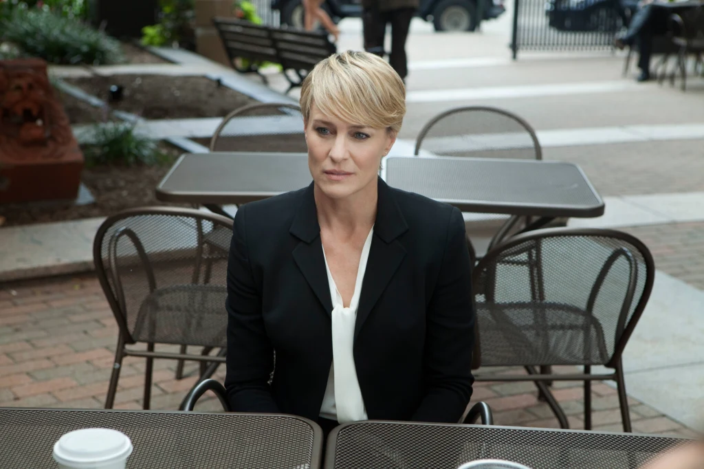 Robin Wright jako Claire Underwood na planie serialu "House of cards" Robin Wright jako Claire Underwood na planie serialu "House of cards"