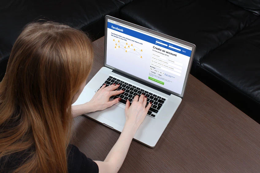 Cyberprzestępcy mają wiele sposobów na przejęcie naszego konta na Facebooku