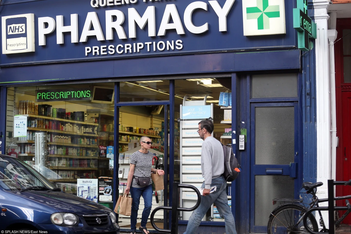 Sinead kupuje leki w aptece