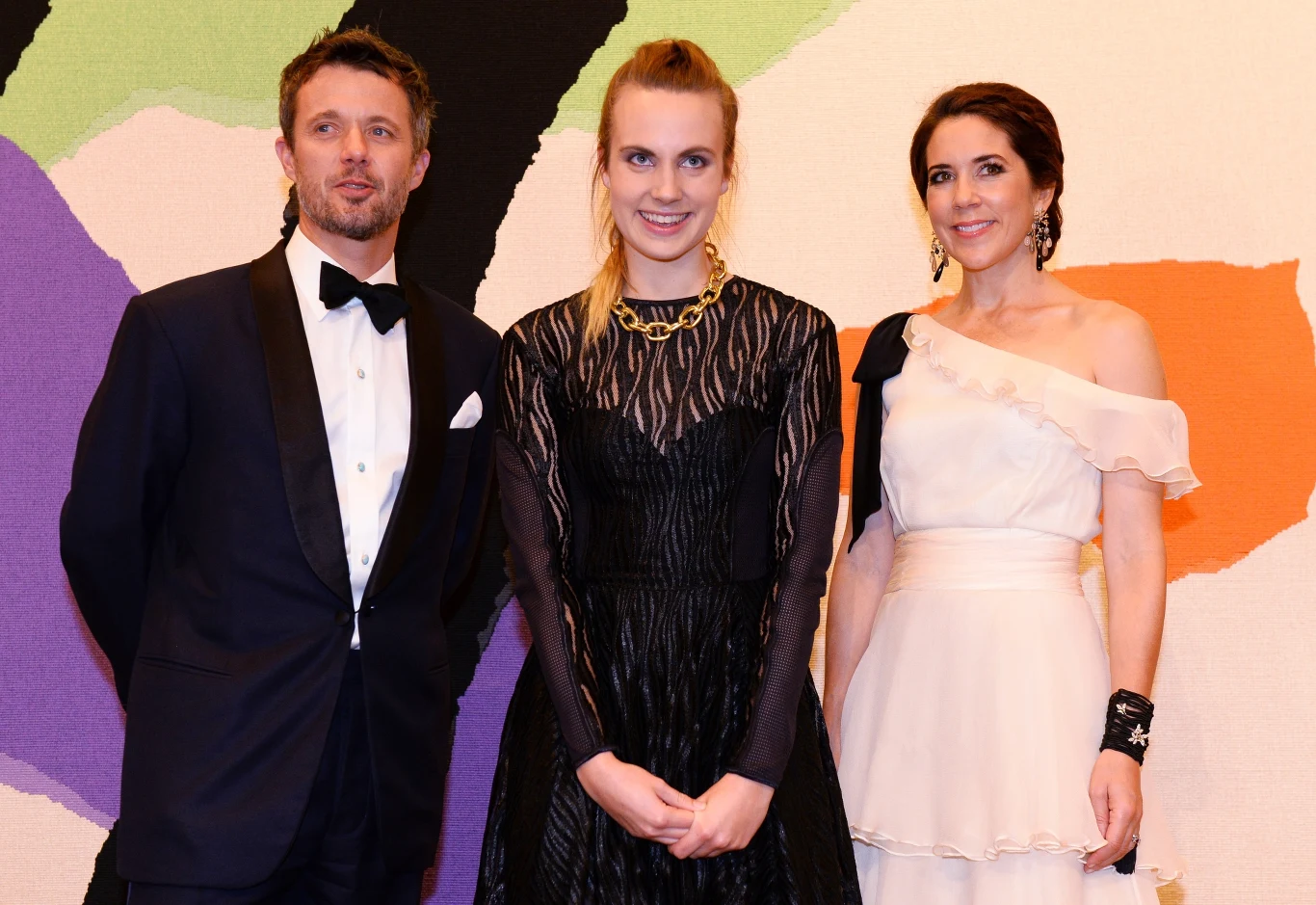 W rodzinnym kraju MØ cieszy się dużą popularnością. W 2014 roku zgarnęła aż cztery statuetki Danish Music Awards (m.in. dla artystki roku), najważniejszych nagród muzycznych w Danii. Na zdjęciu z duńską parą książęcą