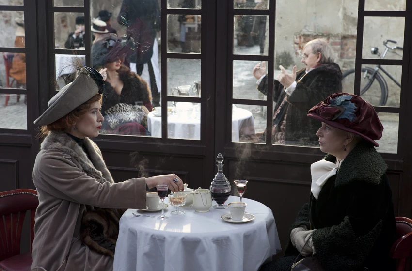 Katarzyna Herman i Krystyna Janda w filmie "Panie Dulskie"