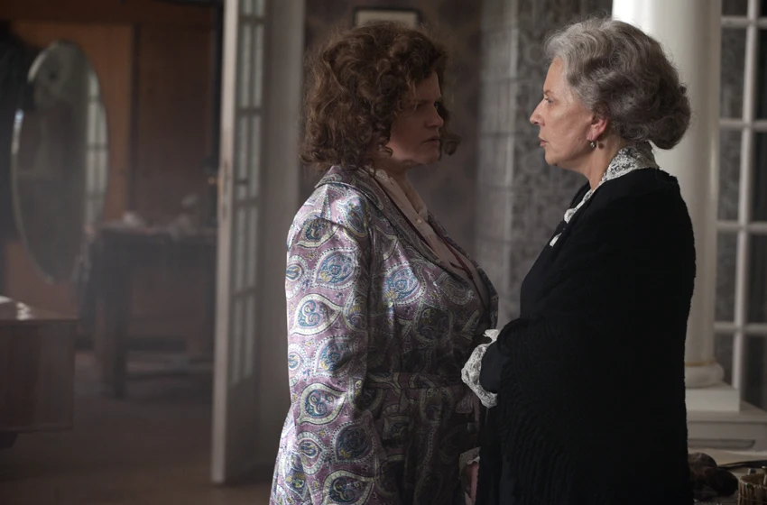 Katarzyna Figura i Krystyna Janda w filmie "Panie Dulskie"