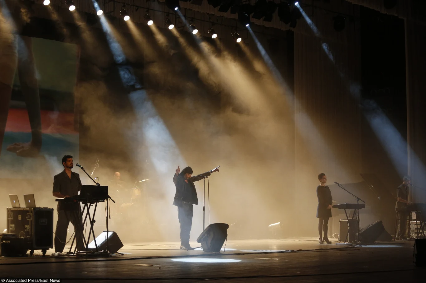 W Korei grupa zaplanowała dwa koncerty. W Korei grupa zaplanowała dwa koncerty.