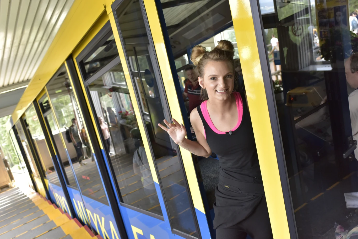 Sarsa w ramach akcji "Koncert za jeden uśmiech" organizowanej przez stację RMF FM spędziła dzień z mieszkańcami Zakopanego