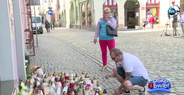 W miejscu tragedii nadal palą się światła W miejscu tragedii nadal palą się światła