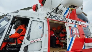 W akcji bierze udział śmigłowiec Marynarki Wojennej (zdjęcie ilustracyjne)