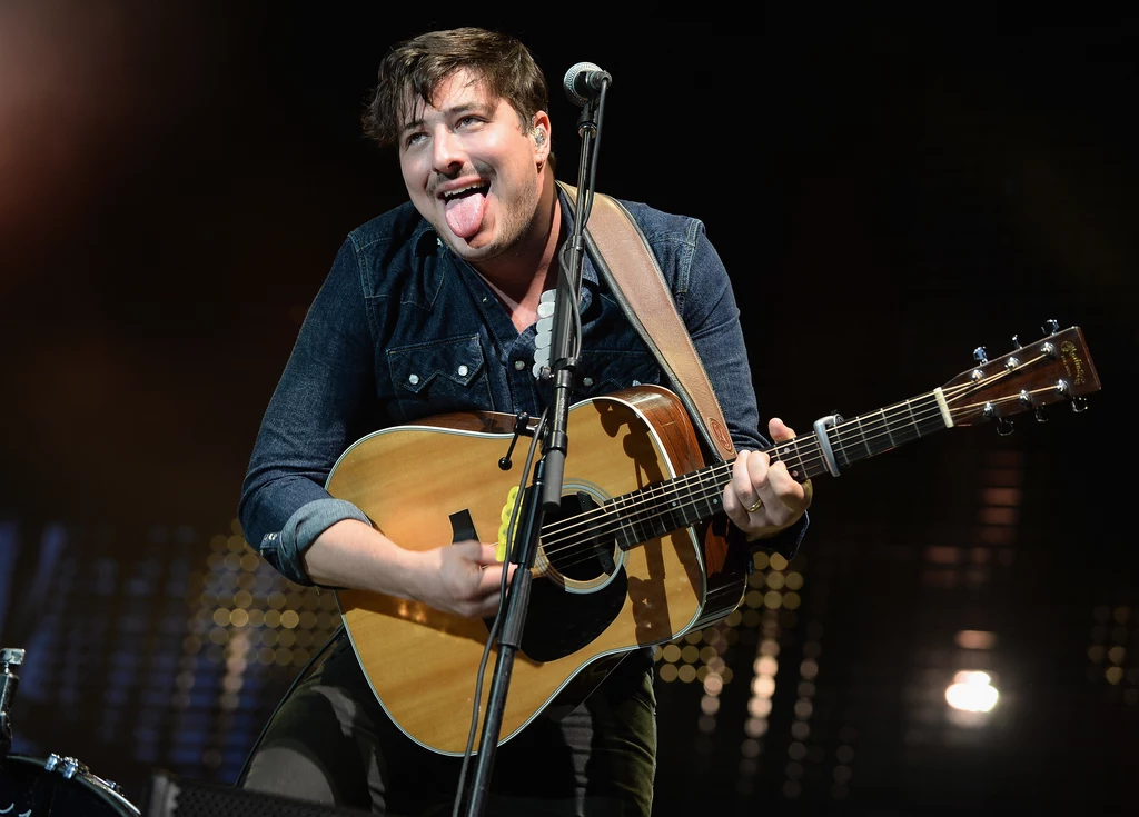 Marcus Mumford jest liderem Mumford & Sons