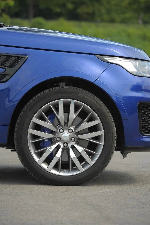 Range Rover Sport SVR 