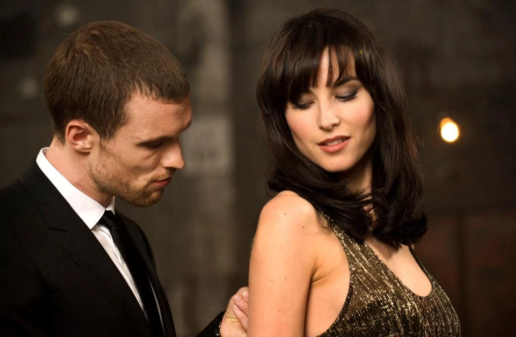 Ed Skrein (L) w filmie "Transporter: Nowa moc"