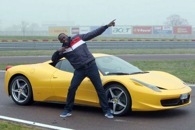 Bolt i Ferrari 458 italia