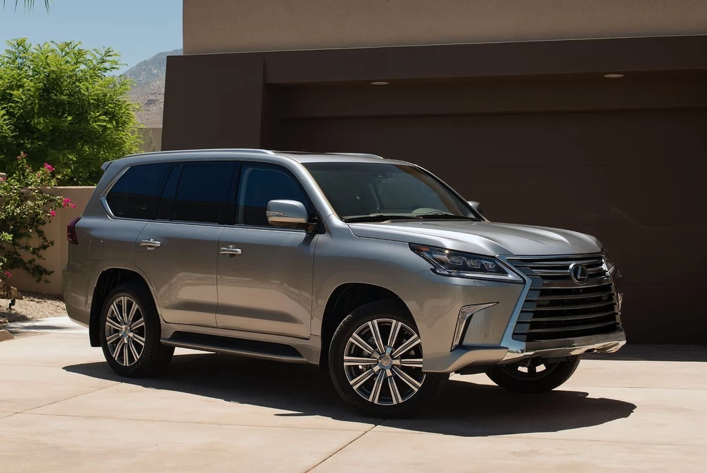 Lexus LX 570 - wielki SUV oferowany na rynku amerykańskim. Jego bliskim krewnym jest Toyota Land Cruiser V8.