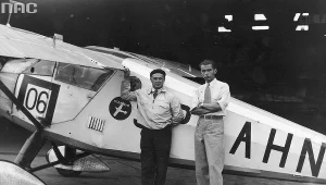 Pilot Franciszek Żwirko ( z lewej) i konstruktor lotniczy Stanisław Wigura przed samolotem RWD-6