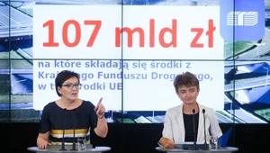 Premier Ewa Kopacz oraz minister infrastruktury i rozwoju Maria Wasiak na konferencji prasowej w Opolu