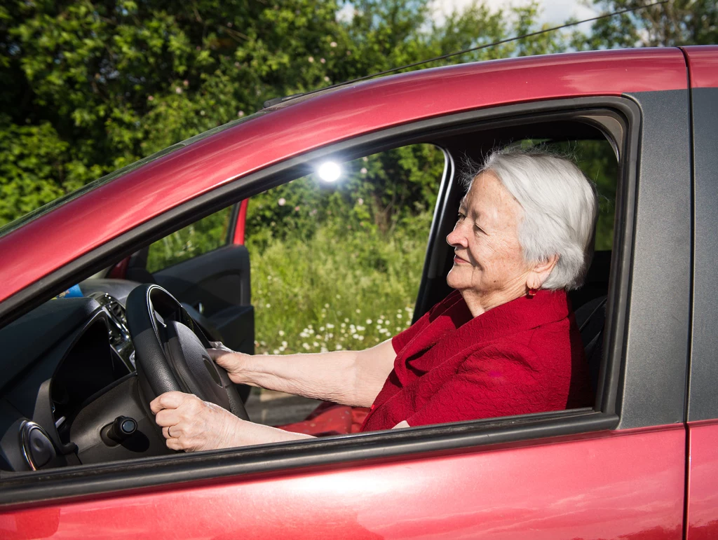 Unia Europejska zapowiada spore zmiany. Dotkną kierowców - seniorów 