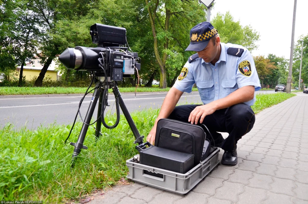 Straże miejskie będą mogły używać fotordarów tylko do końca roku