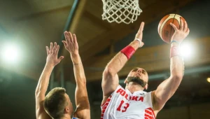 Środkowy reprezentacji Polski Marcin Gortat (P) i Martin Hermannsson (L) z Islandii