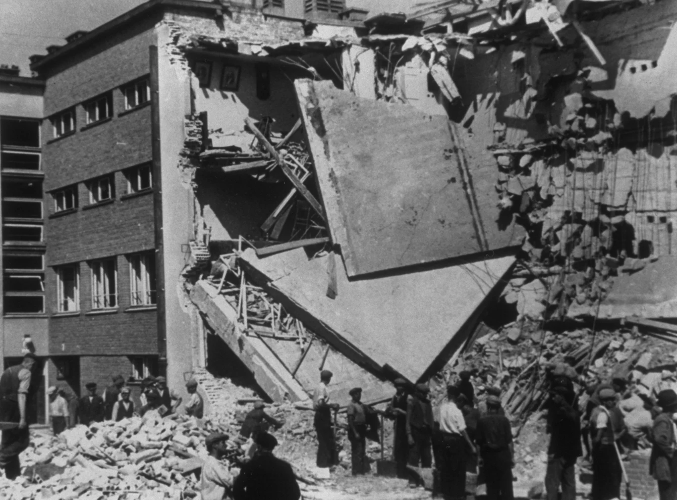 Warszawa po niemieckim bombardowaniu 