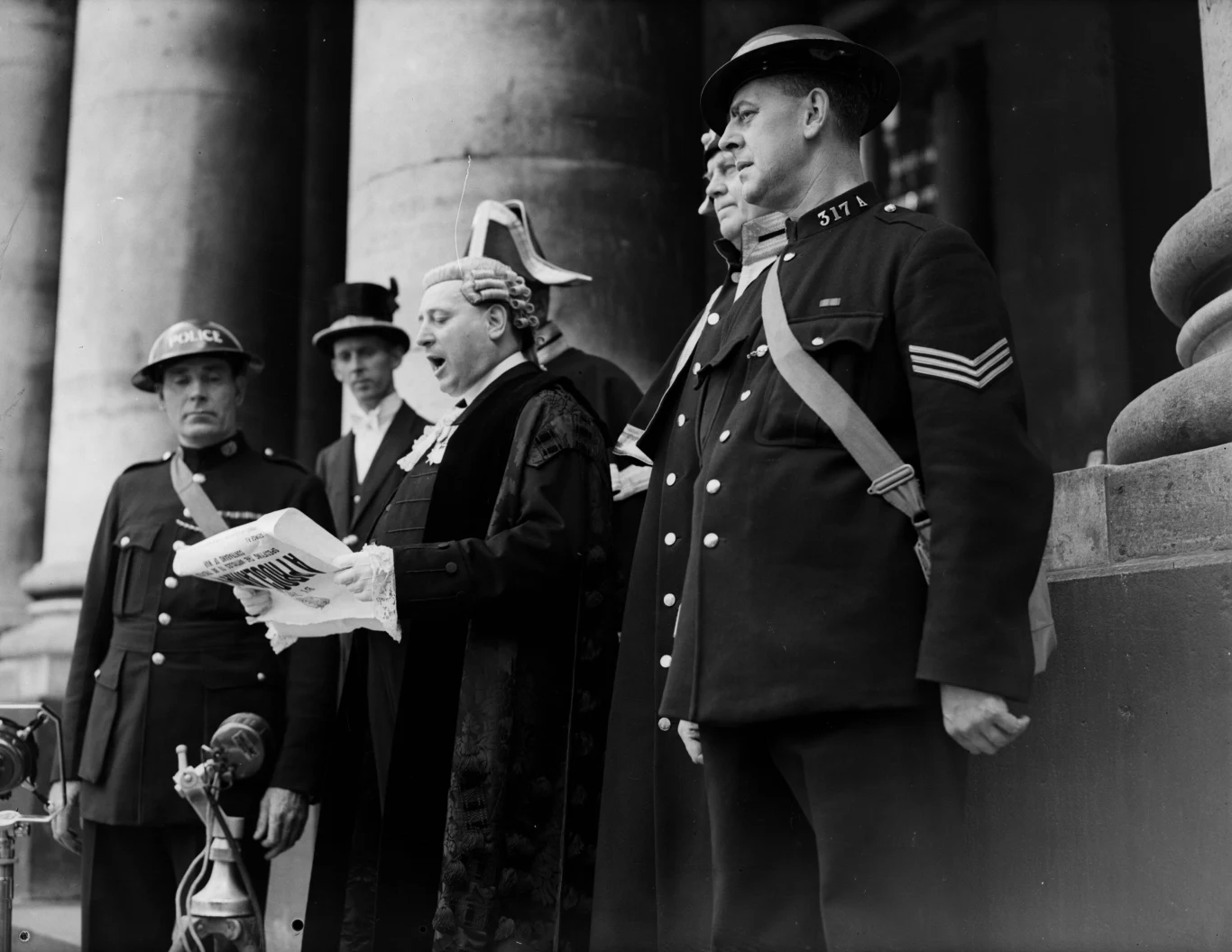 3 września 1939 r. Publiczne odczytanie deklaracji wypowiedzenia wojny Niemcom przed Mansion House w Londynie