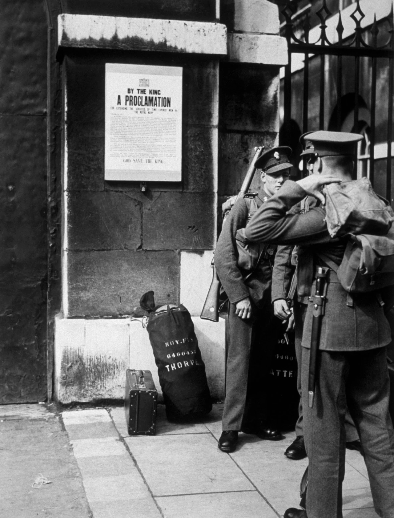 3 września 1939 r. Warta przed budynkiem brytyjskiego parlamentu w Londynie