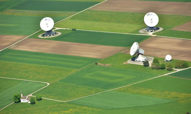 Satelity umożliwiają m.in. lokalizację celów (zdjęcie ilustracyjne) fot. PETER KNEFFEL / DPA Satelity umożliwiają m.in. lokalizację celów (zdjęcie ilustracyjne) fot. PETER KNEFFEL / DPA