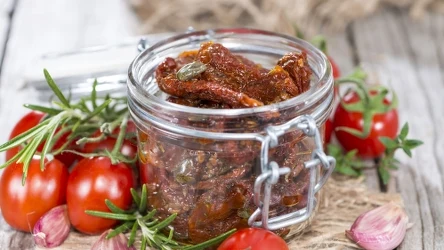 Jak samodzielnie zrobić suszone pomidory?