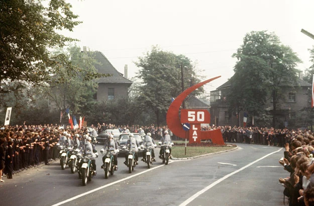 Charles de Gaulle miał entuzjastyczne przyjęcie Charles de Gaulle miał entuzjastyczne przyjęcie