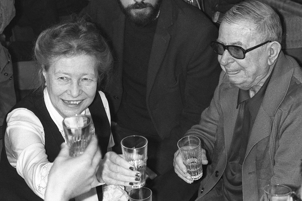 Simone de Beauvoir i Jean-Paul Sartre. Jej książka  "Druga płeć" na lata stała się najważniejszą pozycją drugiej fali  feminizmu

